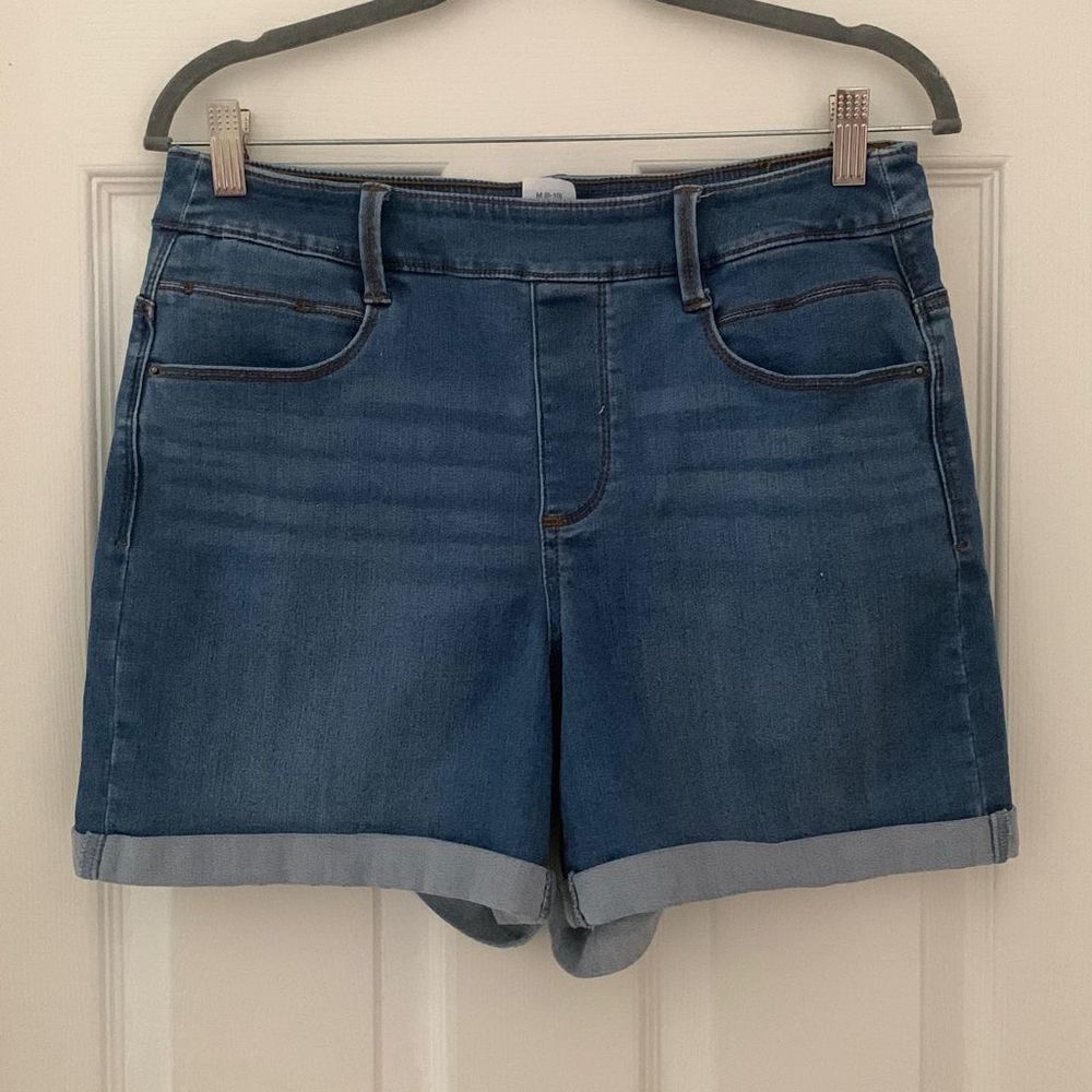 Time and Tru Pull-On Light Wash Blue Stretch Jean Shorts Size Medium (8-10) - Picture 2 of 9